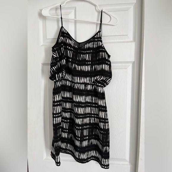 Black and White Striped Maxi Dress Spaghetti Strap Size Small - Picture 6 of 11